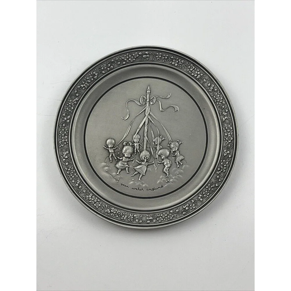 Hallmark - Joan Walsh Anglund - 1983 Little Gallery Vintage Pewter Plate